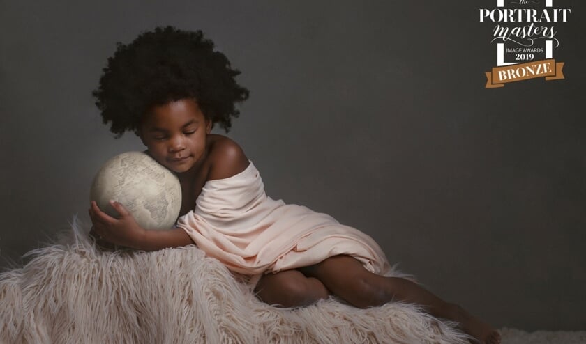 De Flakkeese Tamara de Groot-Verweij van MyObjective Fotografie creëert daarom graag haar bijzondere FineArt portretten.