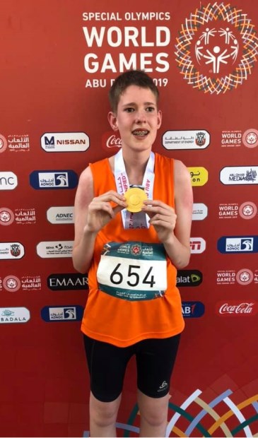 Goud op de 100 meter sprint.
