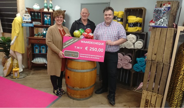 De goede doelenkraam van Jouw Marktkraam heeft in Ouddorp heen mooi bedrag van 250 euro opgebracht voor Stichting SlimmerIK.