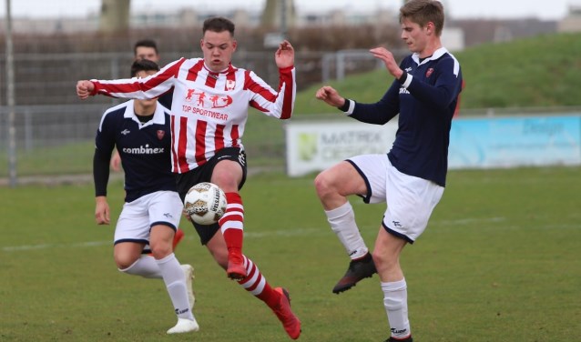Hekelingen deed het zaterdag prima op sportpark 't Spui. De ploeg van Guy Duijm versloeg ZBVH met 3-0.
