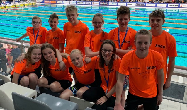 De deelnemers van het Zwemteam Goeree- Overflakkee aan de Swimcup