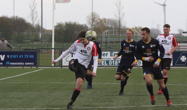 Marcel van den Berg kwam voor het eerst dit seizoen tot scoren voor Brielle. (Foto: Wil van Balen).