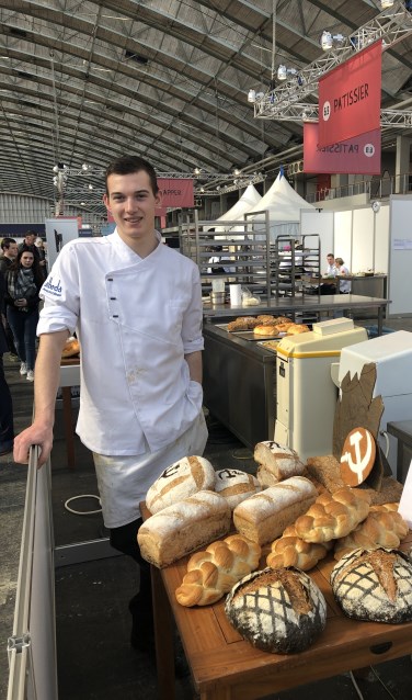 Een trotse Tim Bienefelt in de RAi, waar hij Nederlands jeugdkampioen Boulanger werd.