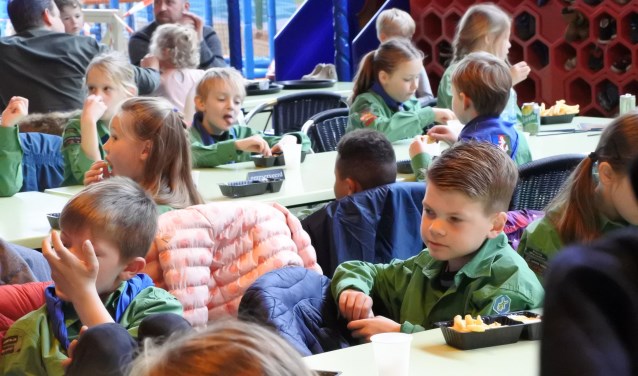 12 zakken zwerfafval ingezameld