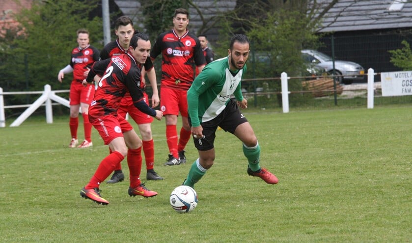 Ferrani van Vugt kwam drie keer tot scoren voor OVV in het duel tegen Piershil. (Foto: Wil van Balen).