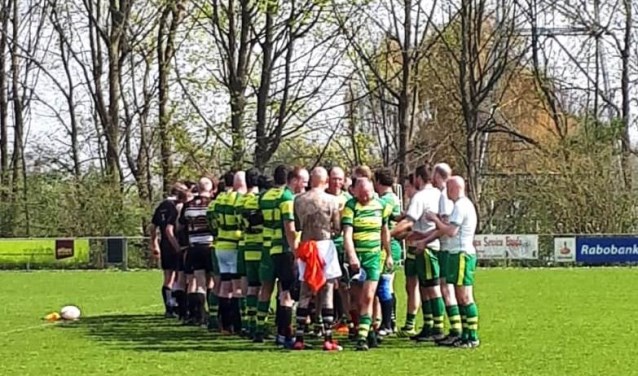 De rugbyers van Flakkee houden nog steeds zicht op een eventueel kampioenschap.