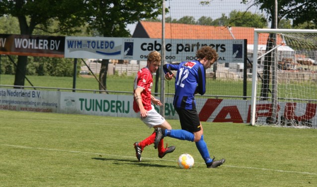 Vincent Bieling miste twee honderd procent scoringskansen voor Vierpolders. (Foto: Wil van Balen).