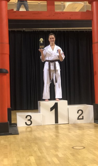 Valence Bickel werd eerste in haar klasse en mag zich Nederlands Kampioen noemen.