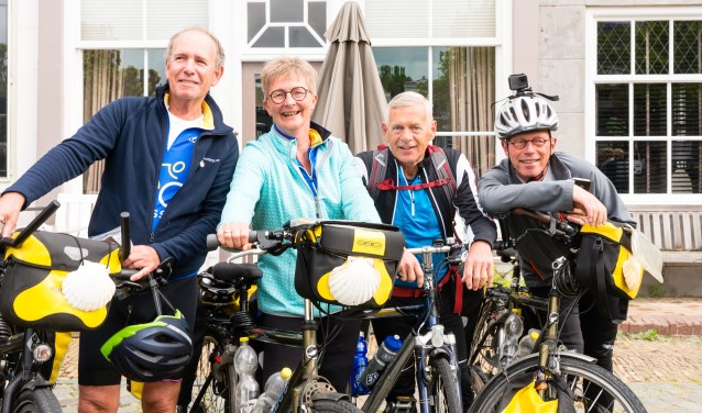 Vlnr: Wim Boerbooms, Aline Huizenga, Hilbert kikkert en Jan Hamers. (foto: Jacquelien Wielaard)