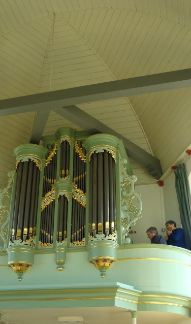 Anne Marie Huizer zal solo spelen op panfluit met begeleiding van het orgel. Piet Bechthum zal het orgel bespelen.
