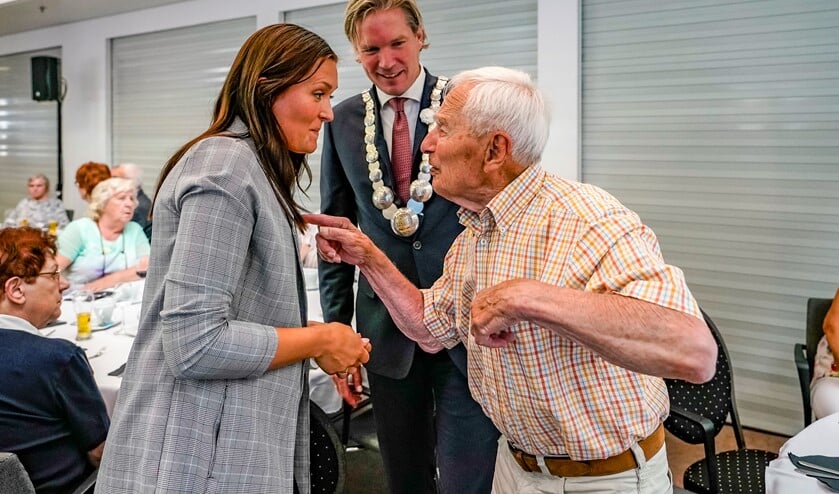 De oudste en jongste veteraan hadden elkaar een hoop te vertellen.