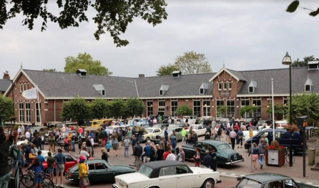 Op vrijdag 9 augustus 2019 is de ouderwetse Oldtimerrit en -show onderaan D'n Diek.