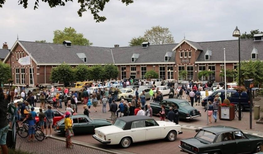 Op vrijdag 9 augustus 2019 is de ouderwetse Oldtimerrit en -show onderaan D'n Diek.