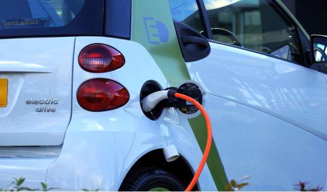 Het aantal elektrische auto's in de gemeente is toegenomen.