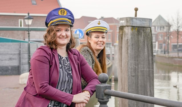 Purser en kapitein zorgen ervoor dat u verblijf verloopt zoals u dat wil, althans .. Foto: Foto-OK.nl