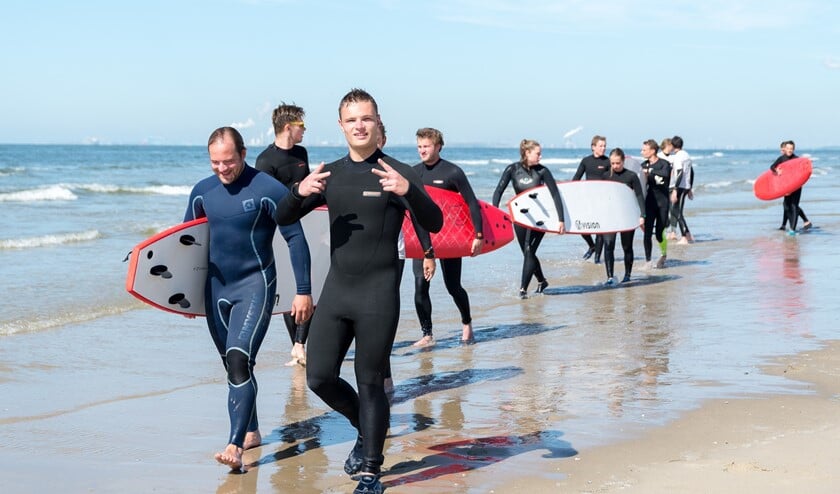 Om 15.00 en 17.00 uur worden er lessen skimboarding gegeven.