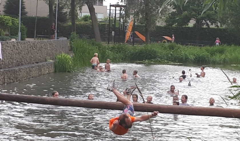Het boegsprietlopen over de vijver aan de Blankvoorn.