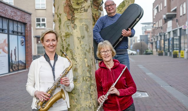 De musicalgroep wordt begeleid door een live orkest. Foto: Foto-OK.nl