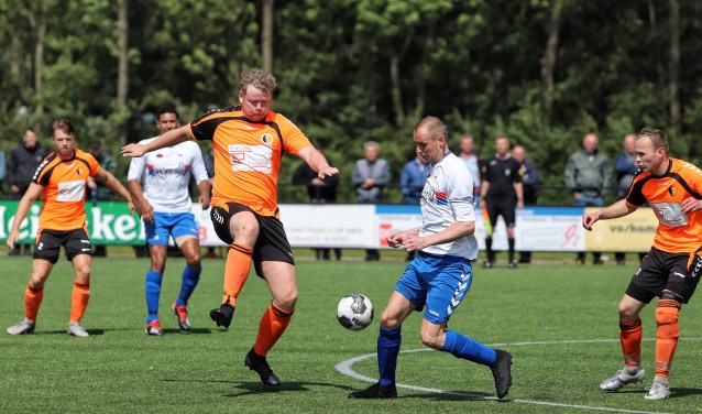 Dave Leurs kon Rockanje in het nacompetitieduel tegen zijn oude club SC Botlek ook niet aan een zege helpen. (Foto: Peter de Jong).