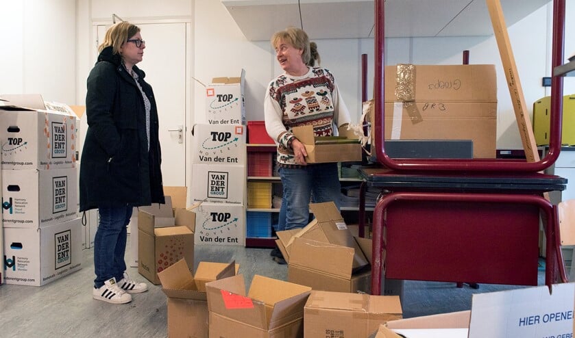 De leerlingen van de noodlokalen van basisschool De Zeewinde in Rockanje gingen maandenlang in Oostvoorne naar school en verhuisden begin dit jaar terug naar de aangepakte units (archieffoto Jos Uijtdehaage)