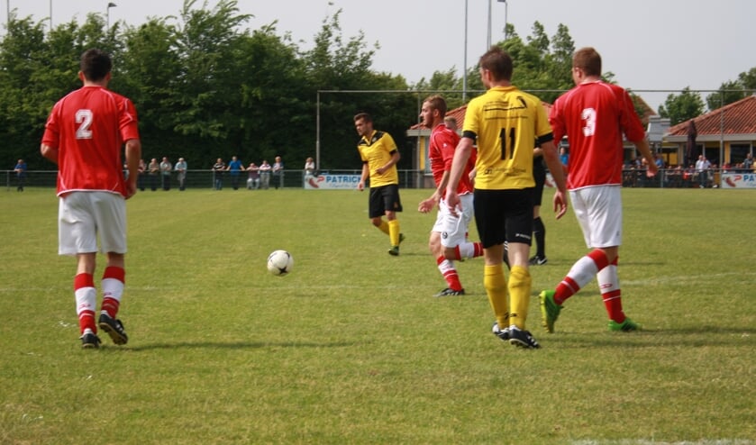 V.V. Tholense Boys beëindigt contract met hoofdtrainer Adrie van der Zouwen