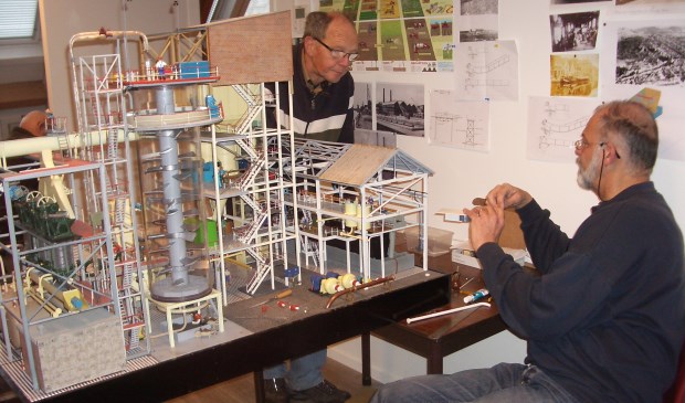 Het model van een werkende suikerfabriek moet dit jaar klaar zijn. FOTO TIES STEEHOUWER