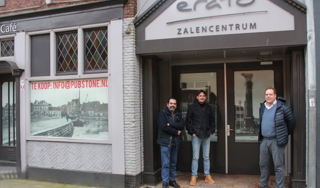 De drie voorzitters en de overige leden van Kaaike Boven pleiten voor een fraai straatbeeld FOTO ELS ROMMERS