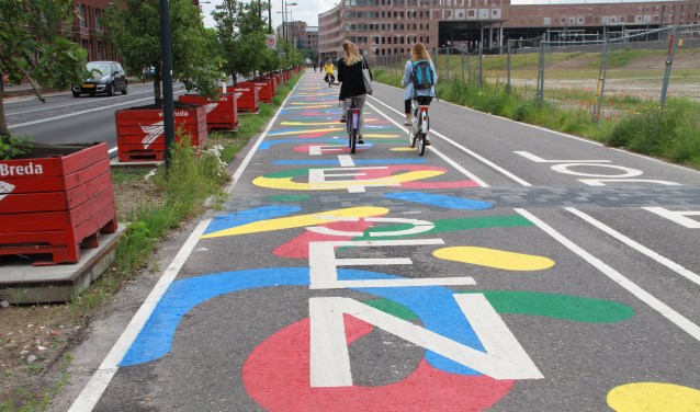 Fietsers op weg naar het station.