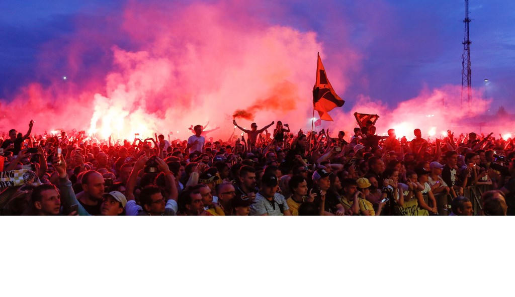 De huldiging van NAC op P5.