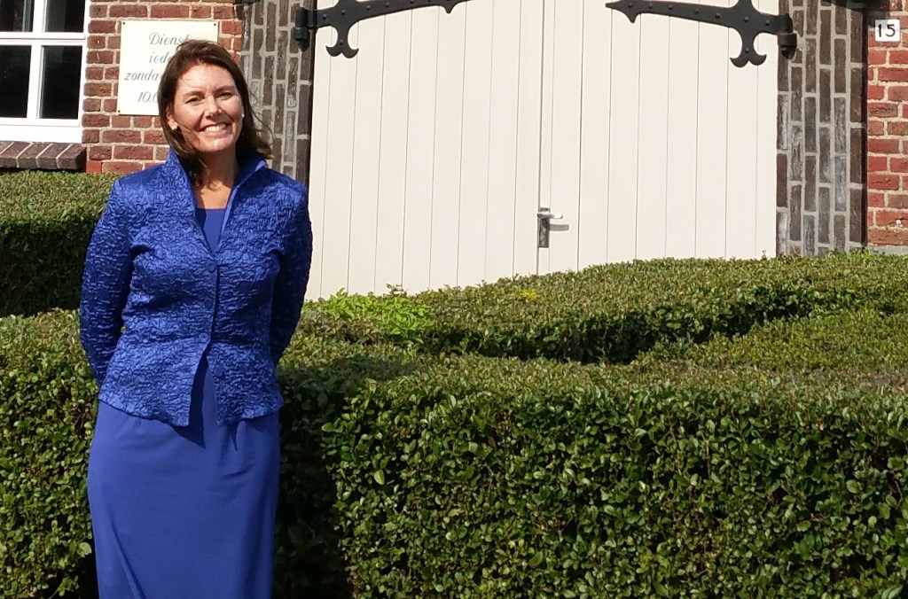 Burgemeester José van Egmond van de gemeente Reimerswaal nodigt Kruiningse kinderen uit voor een gezamenlijk ontbijt.