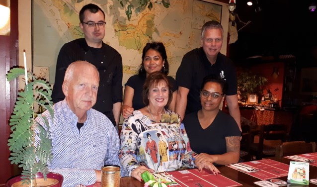 Het team van restaurant Bandoeng.