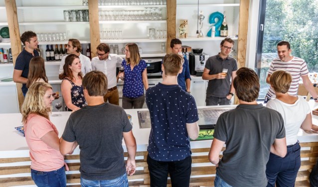 Medewerkers van Fingerspitz vieren de nominaties.