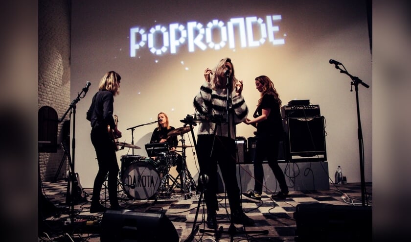 De band Dakota nam in 2017 deel aan de Popronde.