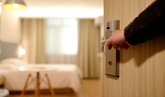 Een hotelkamer.