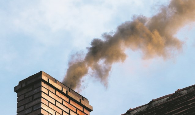 Longfonds: 'Houtstook zorgt lokaal voor veel vieze lucht en zorgt voor gezondheidsschade.'