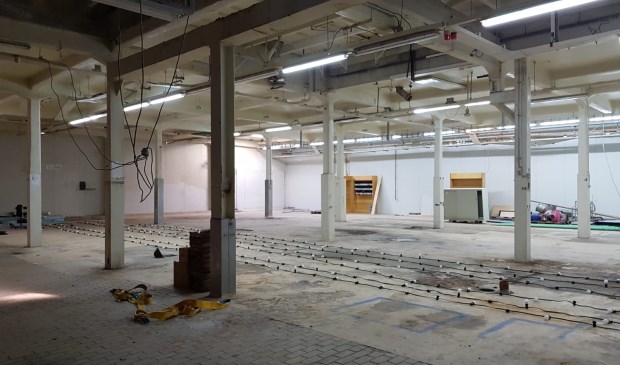 De fabriekshal waar straks de brouwerij komt
