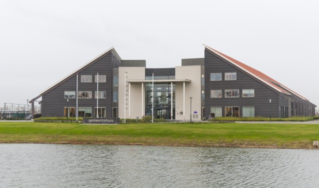 01-tholen-gemeentehuis-lp