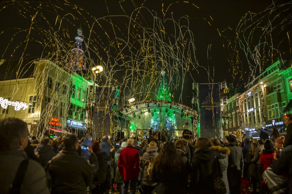 De eerste avond van Betoverend Breda op de Grote Markt.