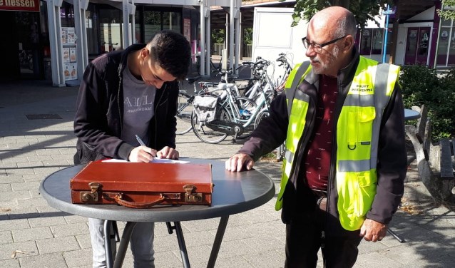 De enquête in de wijk FOTO LUCAS JANSEN