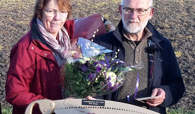 Wim Roose en zijn echtgenote met de Gouden Jirizaag.