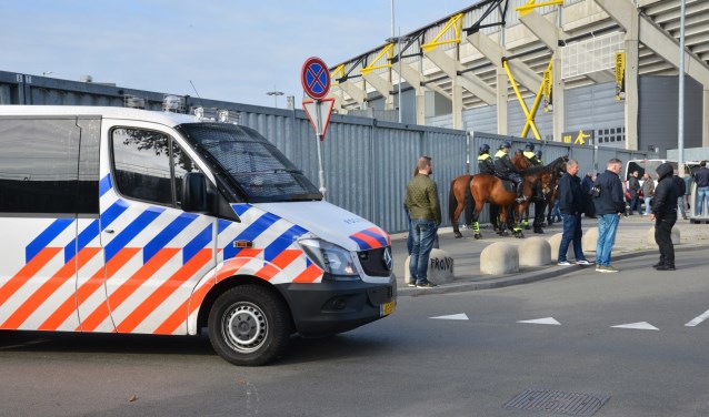 De politie moest hard ingrijpen na afloop van NAC-Willem II.