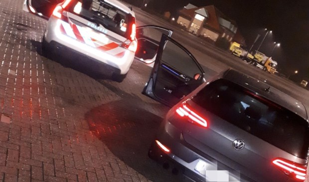 Het rijbewijs van de jonge bestuurder is ingevorderd.