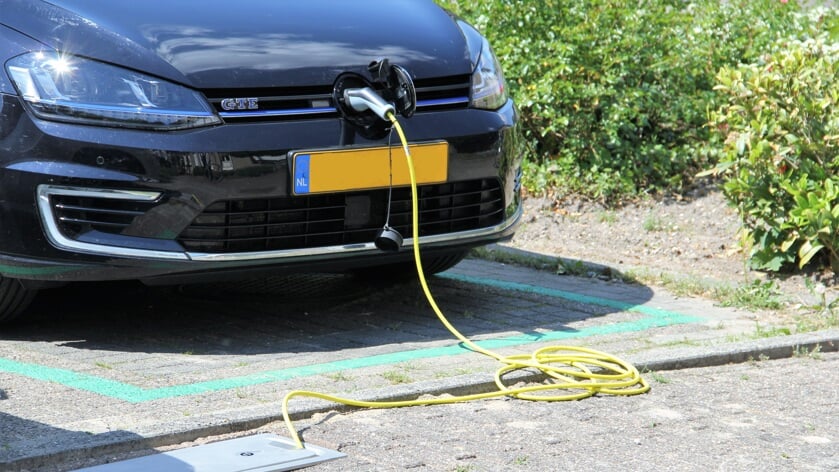Tholen loopt in Zeeland voorop met elektrische auto's en warmtepompen