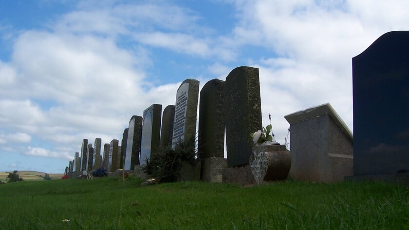 Nabestaanden gezocht van ruim 600 graven op begraafplaatsen Sint-Annaland