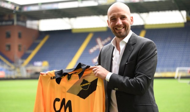 Mitchell van der Gaag bij zijn presentatie als trainer van NAC, 16 mei 2018.