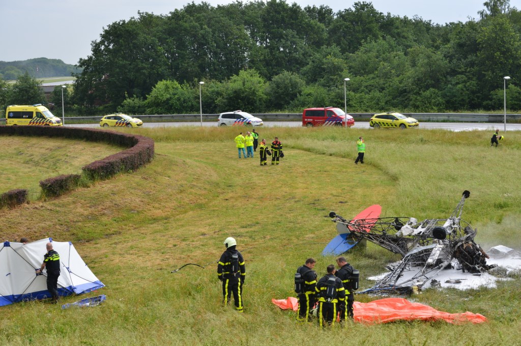 Piloot Komt Om Bij Vliegtuigcrash Breda International Airport