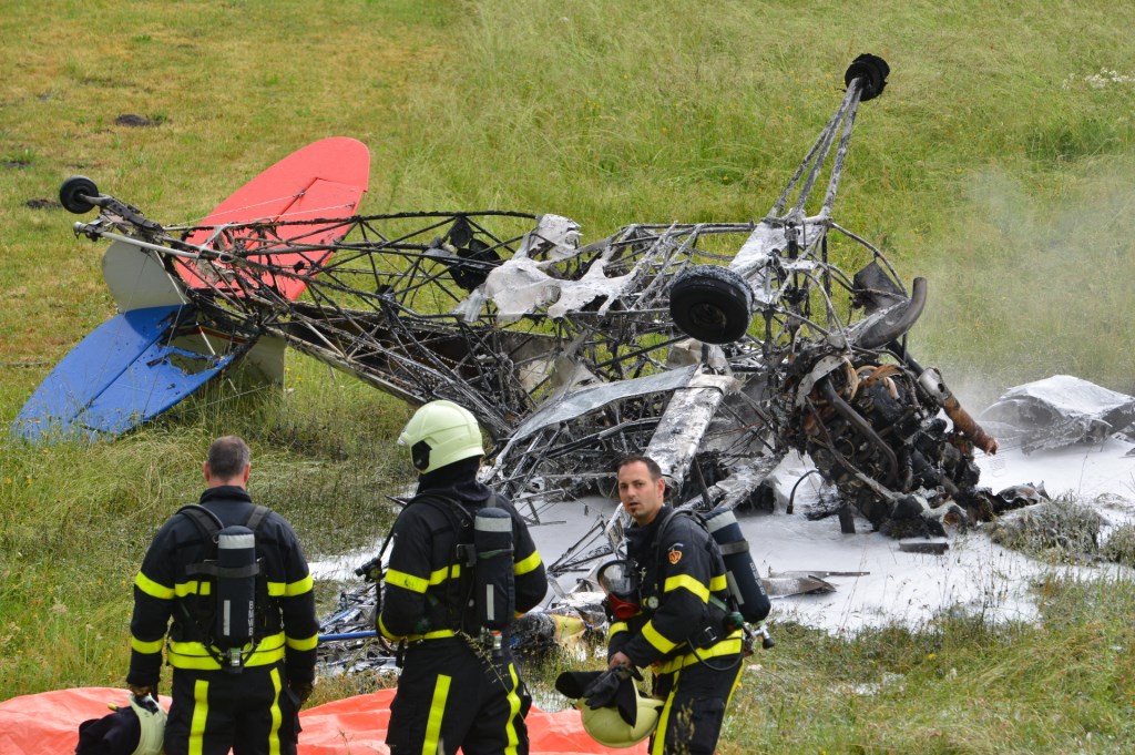 Piloot Komt Om Bij Vliegtuigcrash Breda International Airport