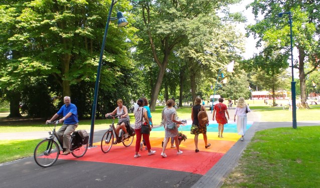 Het regenboogpad in het Valkenberg.