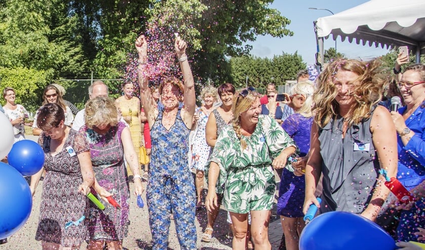 Het nieuwe kantoor van Zigzag is feestelijk geopend. FOTO MARY REMIJNSE