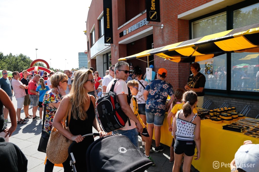 Duizenden NAC-supporters hebben zaterdag 4 augustus de Open Dag van NAC bezocht.